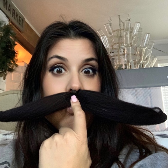 Meet your Posher, Angeline - Picture 2 of 2